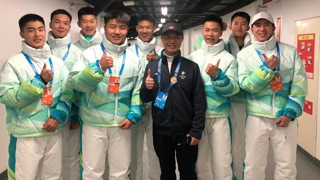 假笑男孩|冬奥已结束，“假笑男孩”被观众记住，更让人羡慕的是他的学历