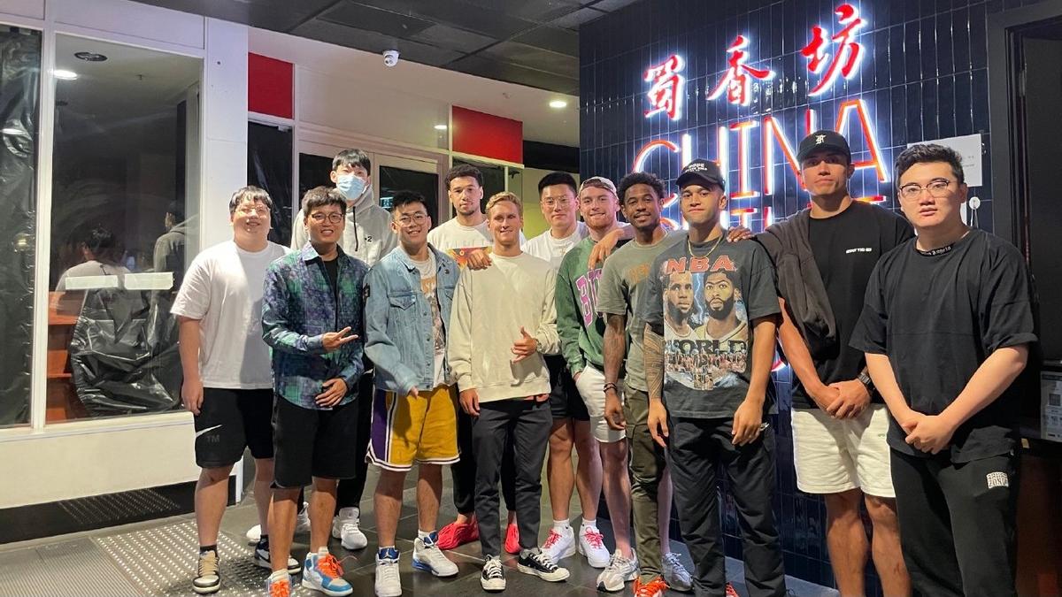 上海男篮|告别周琦，篮坛00后天才重返CBA！20岁无缘冲击NBA，加盟上海