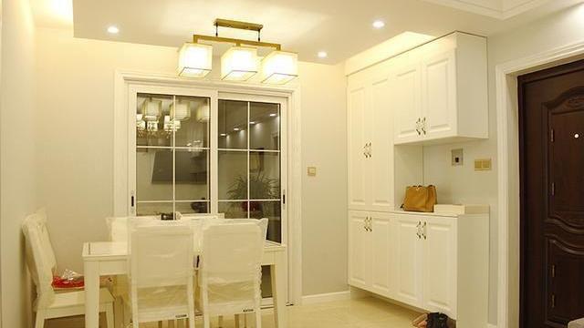 25㎡客厅一分为二，打造榻榻米床，愣是多出间开放式卧房