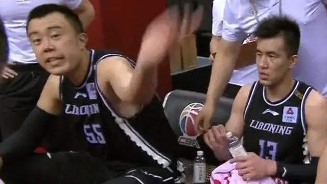 郭艾伦|沈梓捷喷队友，不要说邱彪杜锋也没办法，韩德君骂郭艾伦为何没事