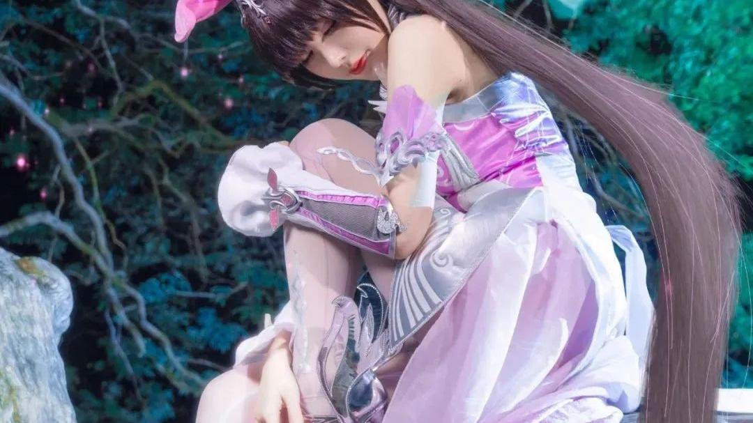 小舞|五年之约小舞，冰肌玉骨般的肤色更是对其成年之后最好的馈赠