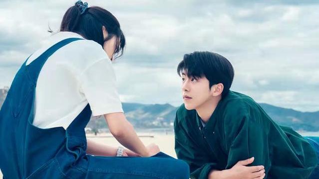 二十五二十一|《二十五》被指烂尾评分骤降，韩网骂声一片，这是青春伤痛文学？