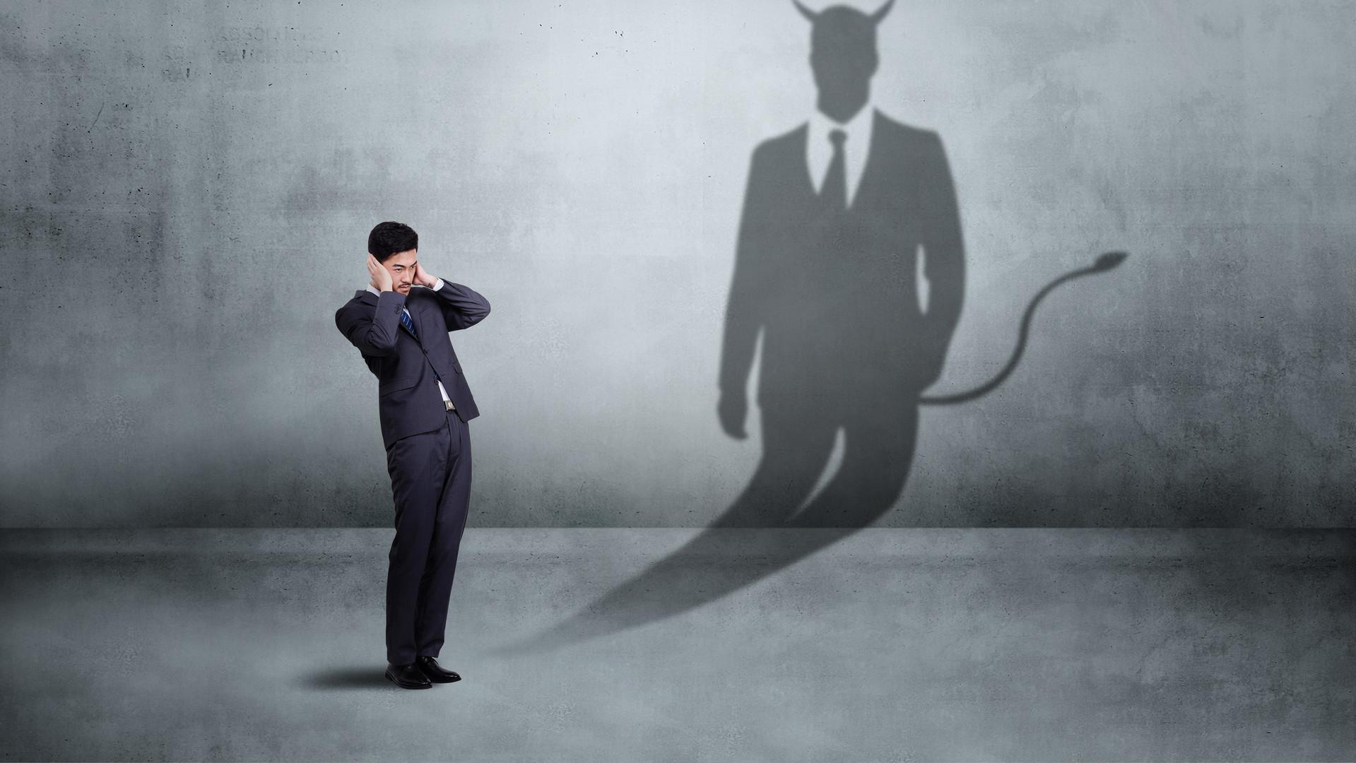 |想不通！将离职的同事组织散伙饭，唯独没喊平日关系不错的我