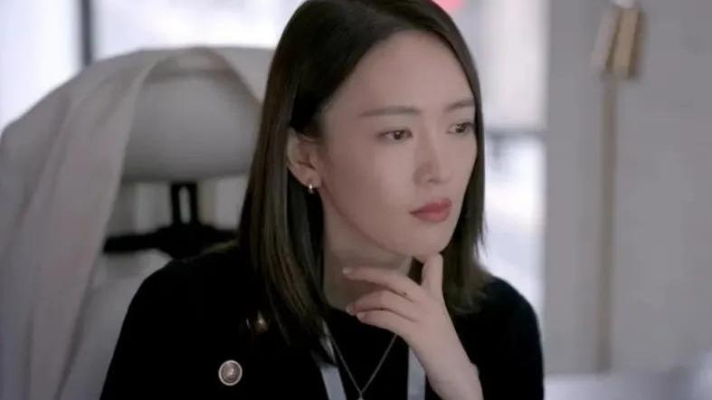 lv|《心居》：两条LV围巾，撕开了姑嫂不合的真相，顾清俞真不会做人