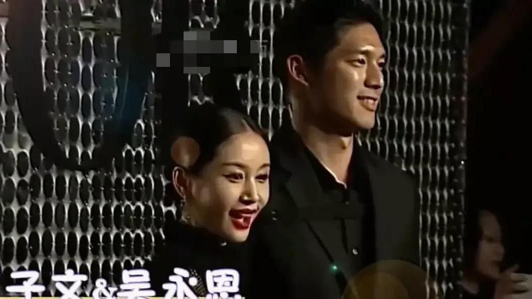 罗晋|有种走红毯叫撒狗粮，罗晋唐嫣甜蜜对视，王子文出场空气都变甜了