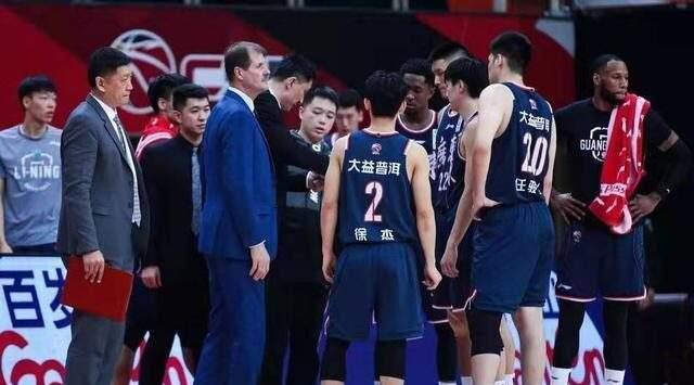 山东男篮|山东男篮第三外援曝光，徐长锁做出决定，冲击季后赛再添一利器