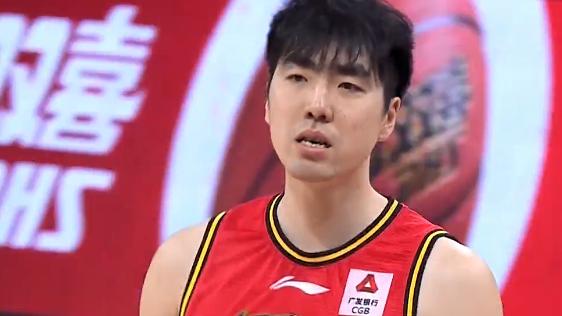 山东男篮|山东2比18开局最多落后22分，吉伦沃特带队打13比2，丁彦雨航追分