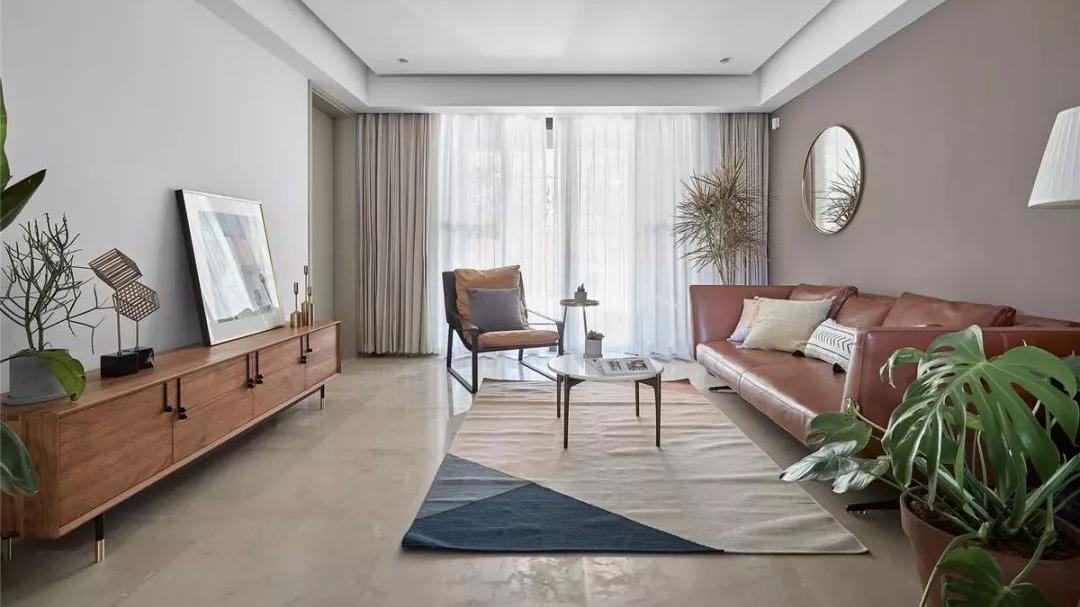 230平的大房子，有庭院还有地下室，朋友聚会都去他家！