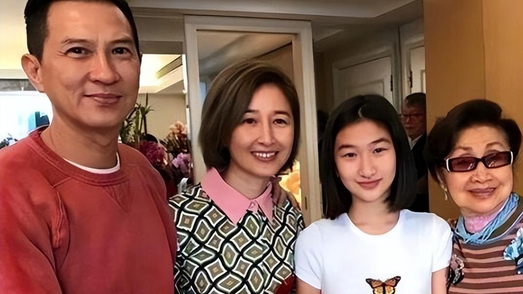 关咏荷|张家辉小舅子坠山身亡，爱妻关咏荷哭到崩溃瘦一圈