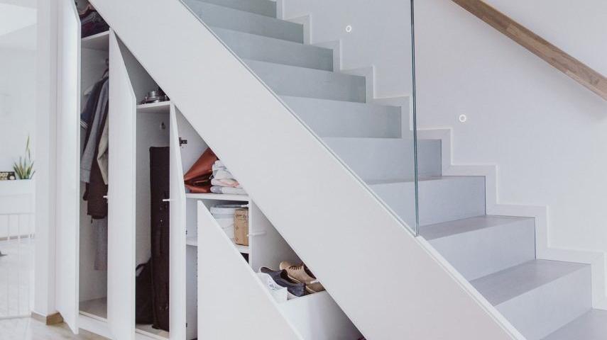 复式楼楼梯怎么做？来看看这几个款示的楼梯，还愁楼梯不好看！