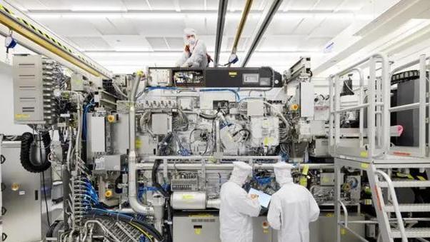 阿斯麦尔|从根出手，俄正式宣布新消息！外媒：ASML英特尔等一个躲不了