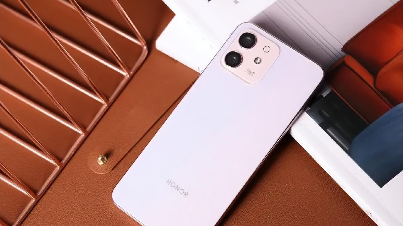 荣耀play|荣耀突然开售新机，128G仅售1399元，这波操作让人措手不及