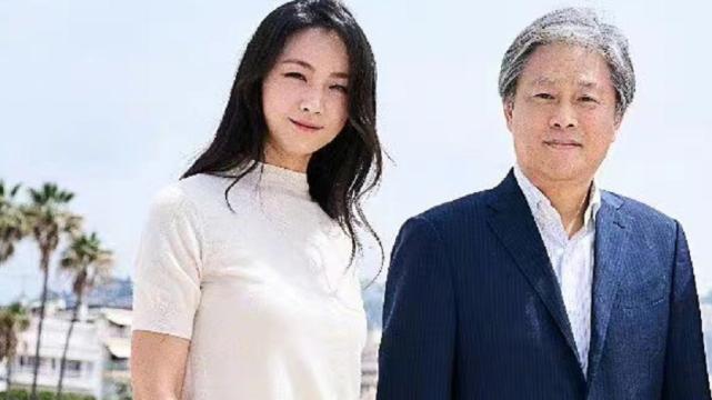 汤唯|汤唯穿国货亮相戛纳太长脸！穿着简单大气却美过评委章子怡，气质绝