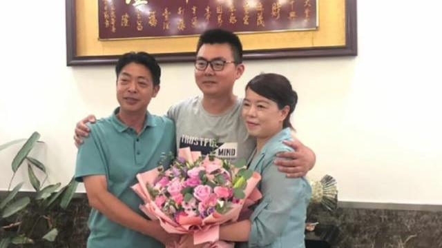 许敏|人生赢家！姚爸给许敏做美食，奇奇隔空送花，网友：把日子过成诗