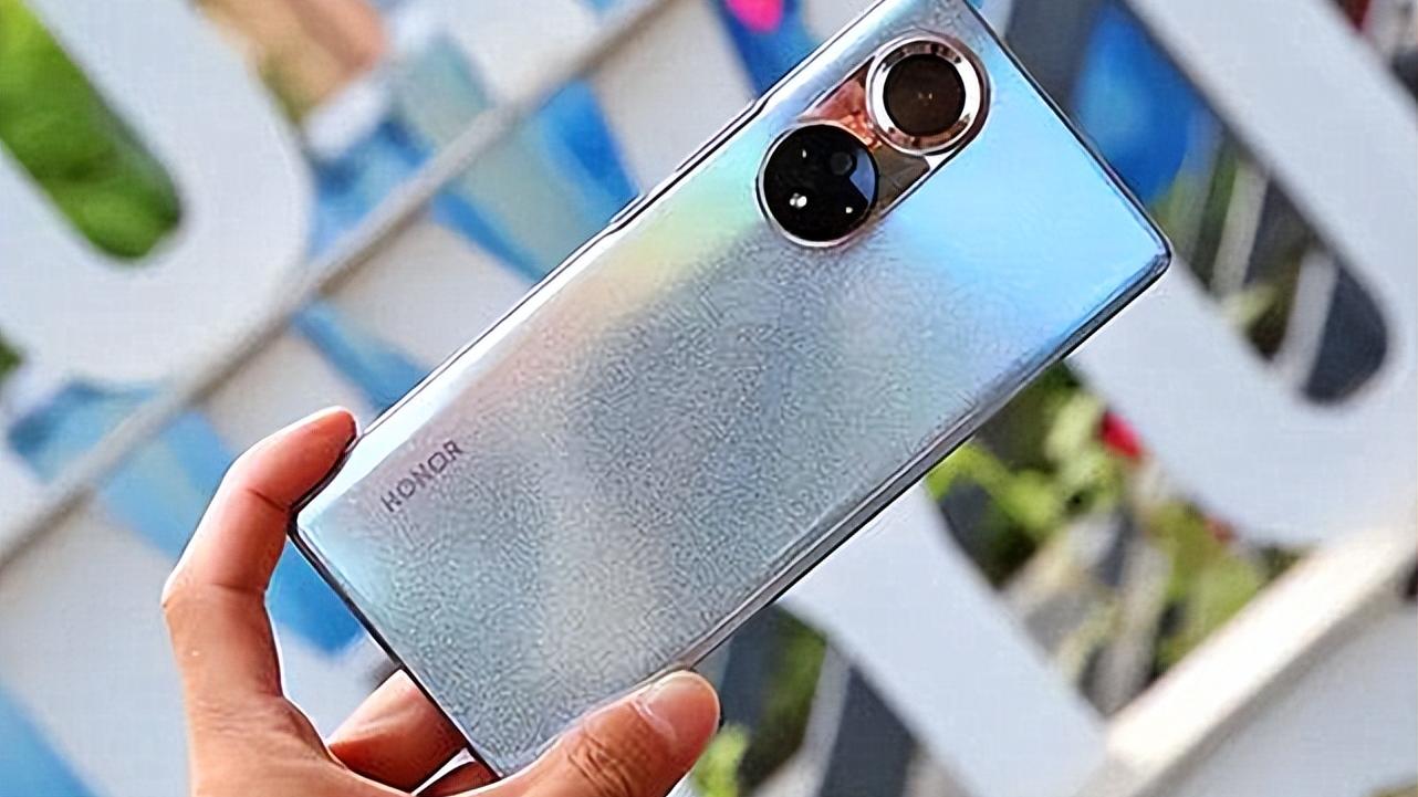 华为荣耀|荣耀70系列来了，一系三机配置曝光，起步价或将2599起