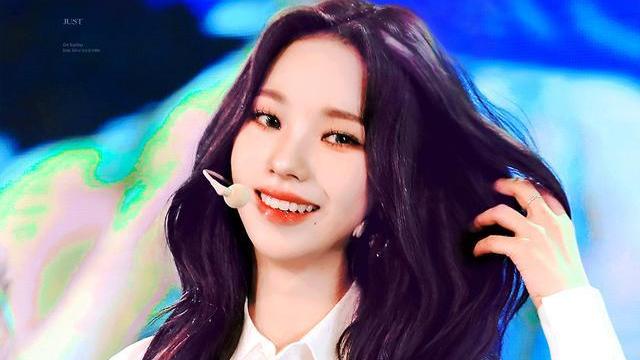 aespa|aespa校庆假唱暴露粉丝现状，粉丝不在乎组合风评，内撕成主旋律