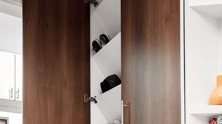 我承认邻居比我聪明，没有玄关，围着入户门打一圈玄关柜，真好用！