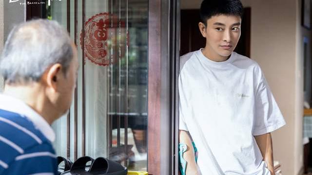 贾乃亮|贾乃亮告别《追爱家族》，新角色对感情专一，被曝与前妻关系缓和