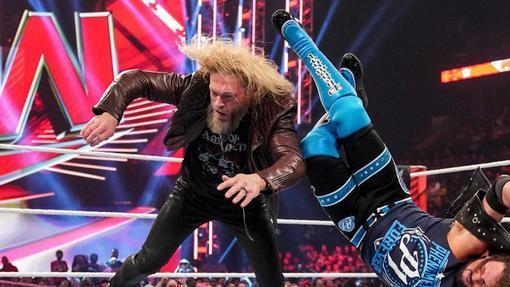 wwe|WWE爆裂震撼战报：重磅冠军易手，审判日添新成员，罗曼家族笑了