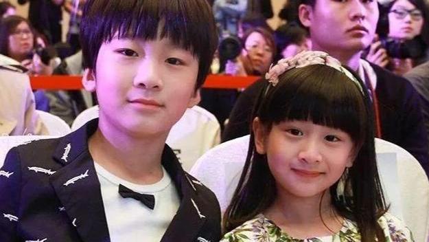 张亮|14岁张天天被曝早恋上热搜，与女友贴脸拍照，张亮评论区沦陷