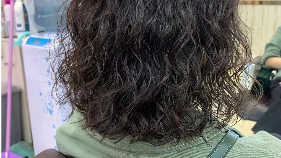 发型|最火女发有哪些？这4种少不了，修饰五官和头型还很时尚