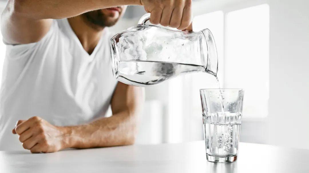 大脑|尿酸高的人喝什么“水”？能喝、不能喝的一次说清楚！