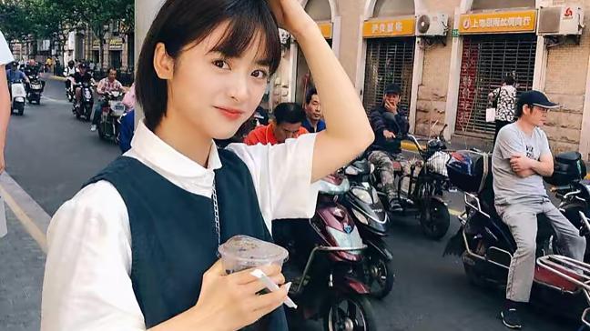 沈月|沈月疑似有新男朋友，回应：如同你们想的那样