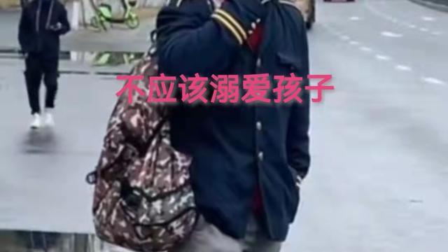 西装|60岁父亲带着35岁儿子面试，面试失败后到处给儿子找工作