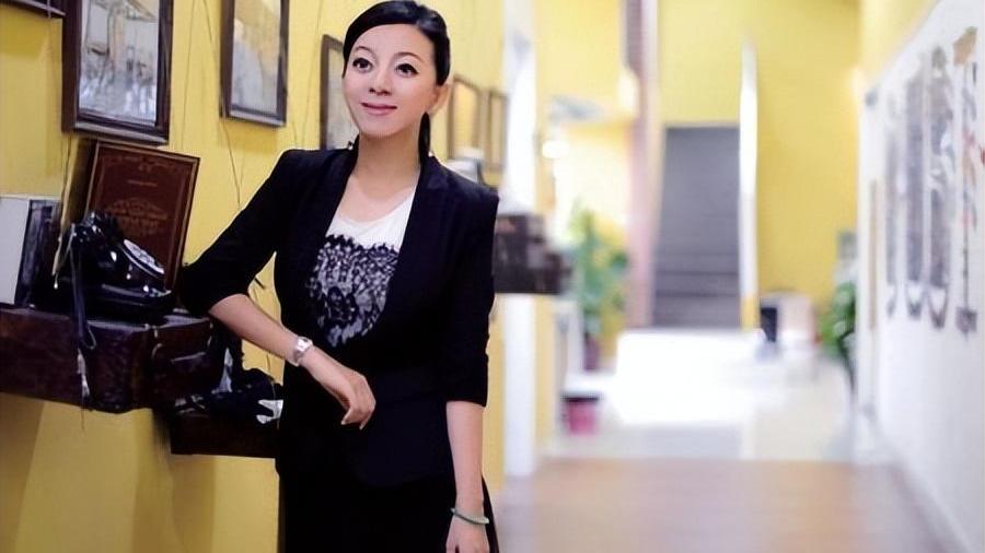 立白|广东美女富豪陈丹霞：22岁出国创业，4年狂赚55亿，如今身价145亿