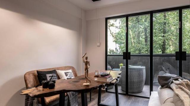 90㎡的小复式，客厅当书房，卧室当影院，全屋精致又享受！