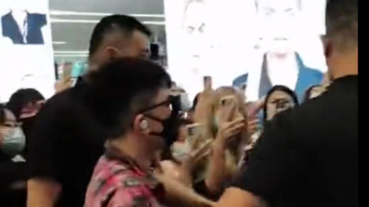 张大大|龚俊的站姐陪朋友追星，机场等到的是张大大，边拍视频边嘲笑