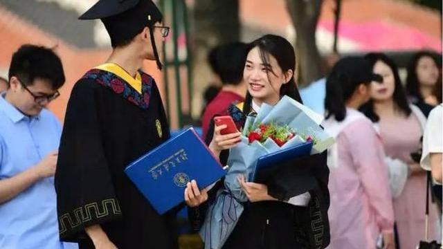 护士|受婆婆欢迎的儿媳职业榜单，护士没能挺进前三，榜首毋庸置疑