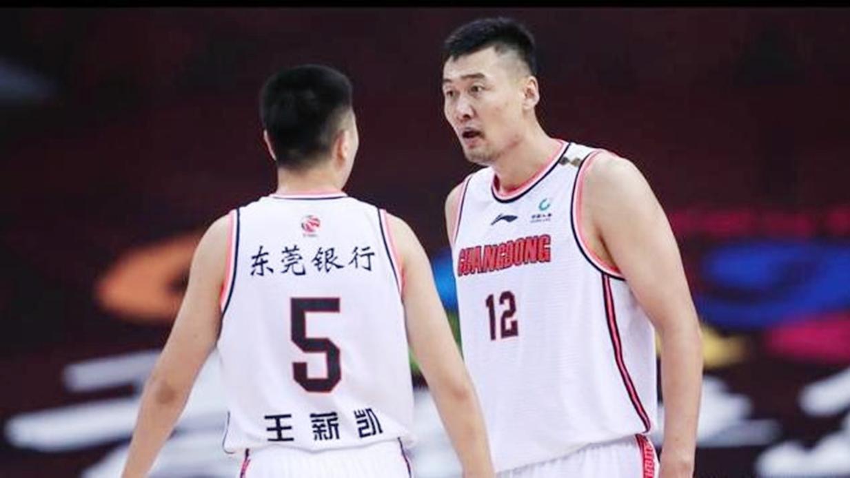 广东男篮|宏远19分惨败跌至第六，杜锋揪出最差3人，赛季末恐打包离队