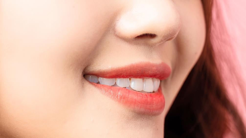 牙齿|牙龈出血、牙齿松动是如何引起的？中医小方改善多年牙齿困扰！