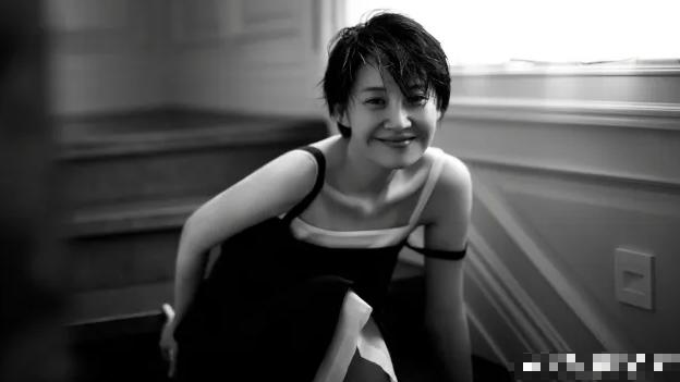 许晴|许晴突然遭全网封杀，多部作品强制下架，她被封杀背后原因不简单