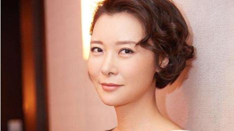 柯蓝|俄乌矛盾升级，她的言论被网友称“圣母”，柯蓝已经退网！