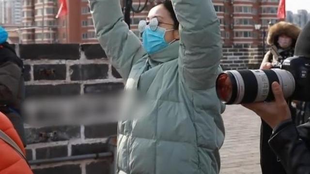 黄磊 黄磊小女儿也要出道？多套造型为冬残奥拍MV成主角，新发型却翻车