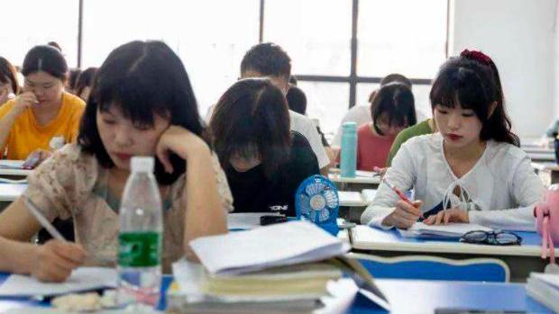 |教育部传来消息，将没有“第一学历”之说，用人单位却不这样认为