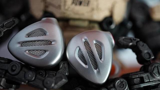 蓝牙耳机|综合体验超乎想象！----聊聊飞傲7单元圈铁旗舰耳机FH9