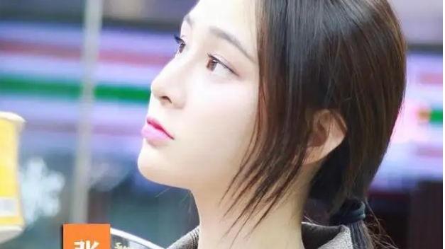 张颖颖|张颖颖同学再爆料，汪小菲为她妈妈购买豪车，闺蜜也傍上了大款