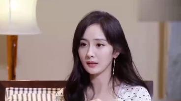 杨幂|杨幂：我身上真没钱，我的钱全归我爸管，但五万十万还是有的