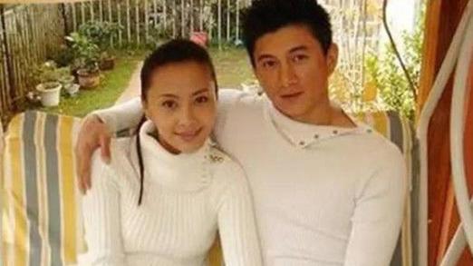 吴奇隆|她是吴奇隆前妻，二婚嫁老外被丈夫宠成少女，如今生活幸福