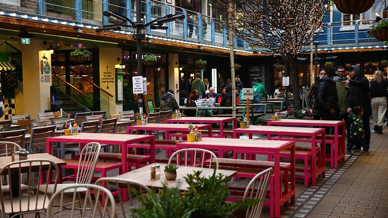 |现在的餐饮行业是不是越来越难做了？