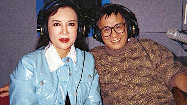 谢伟俊|78岁富婆白韵琴出席活动，小15岁老公陪伴，相恋33年无娃仍恩爱