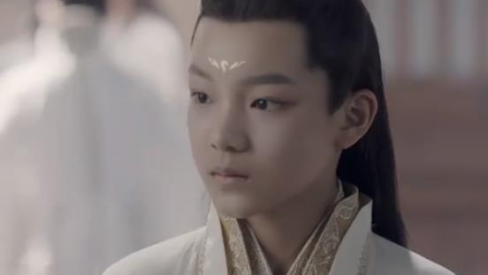 与君初相识·恰似故人归|与君初相识小周生辰上线？穿白袍变天君气质差别大，你认出了吗