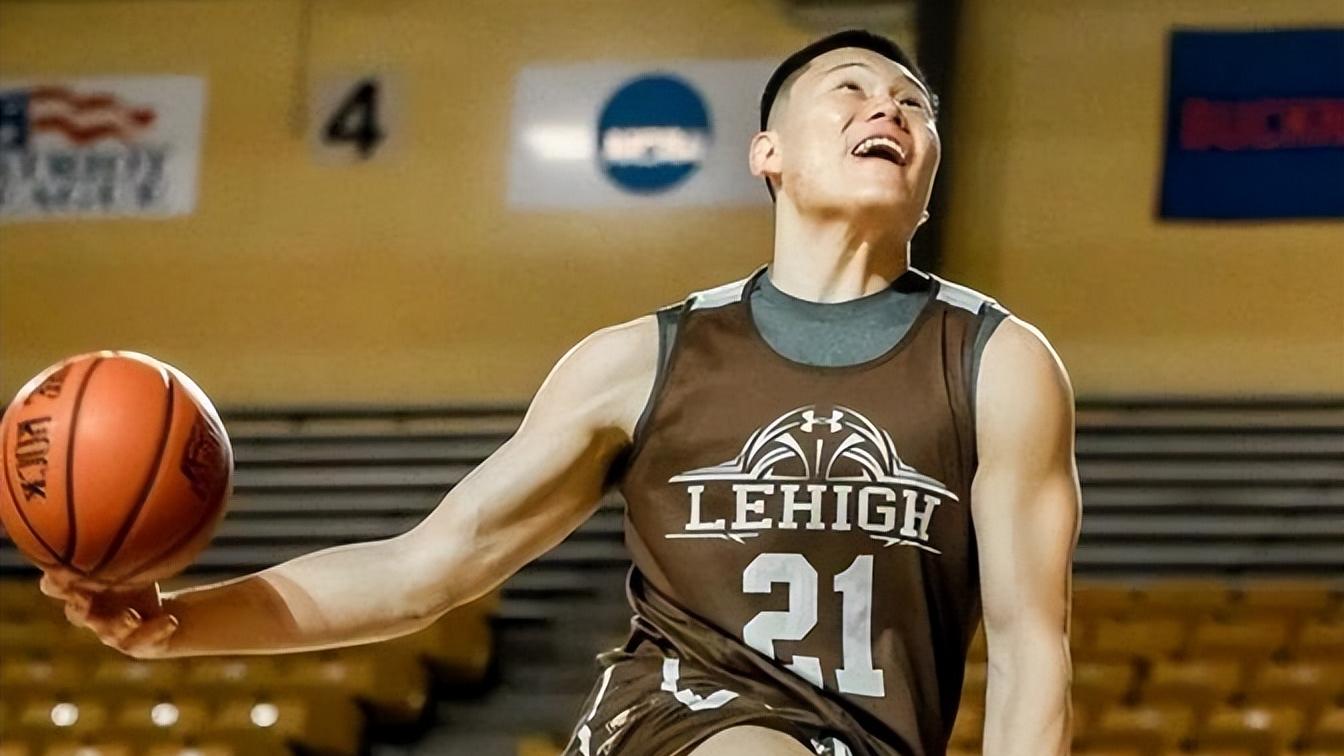 李弘权|1米98！2米06！两大天才锋线下赛季加盟CBA，郭士强李春江成赢家