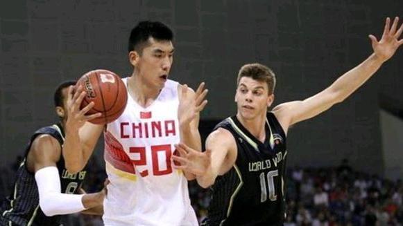 中国男篮|中国男篮内线告急！周琦独挑大梁 两高塔同时退出 小鲨鱼又被忽视