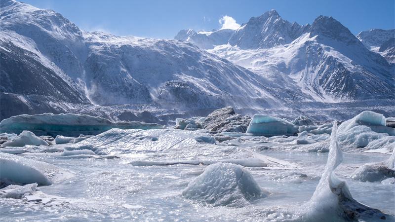 乡村旅游|来古冰川，与当地的原始藏族村落结缘，从此进入蔚蓝的世界