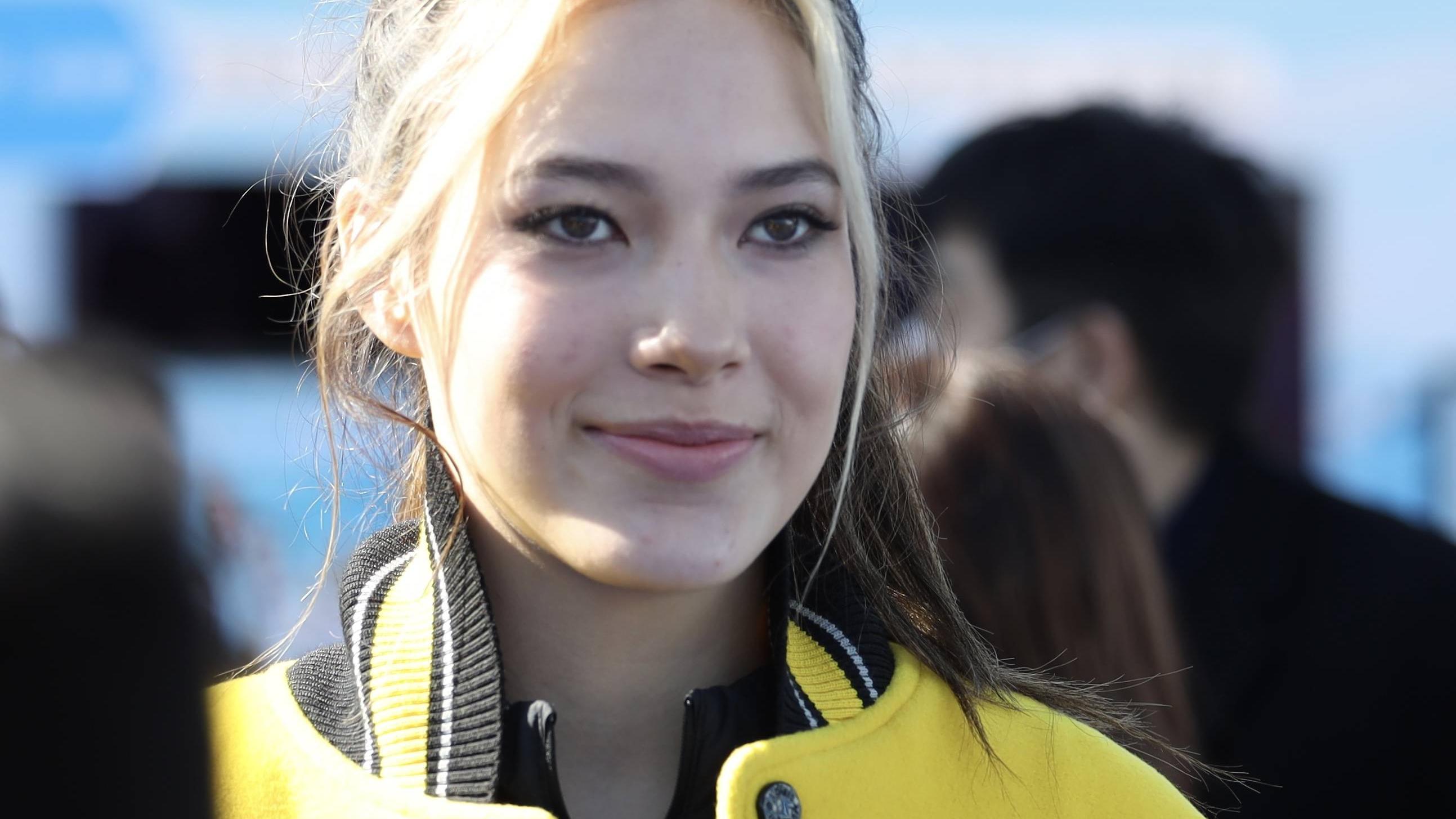 谷爱凌|谷爱凌回来了！隔离后现身北京与小朋友互动，状态超好表情迷人