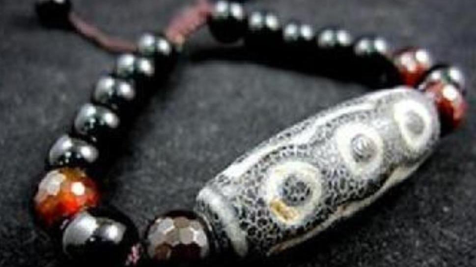 刘欢|世上仅存2颗的“九眼天珠”，李连杰花2000万买一颗，今价值1个亿